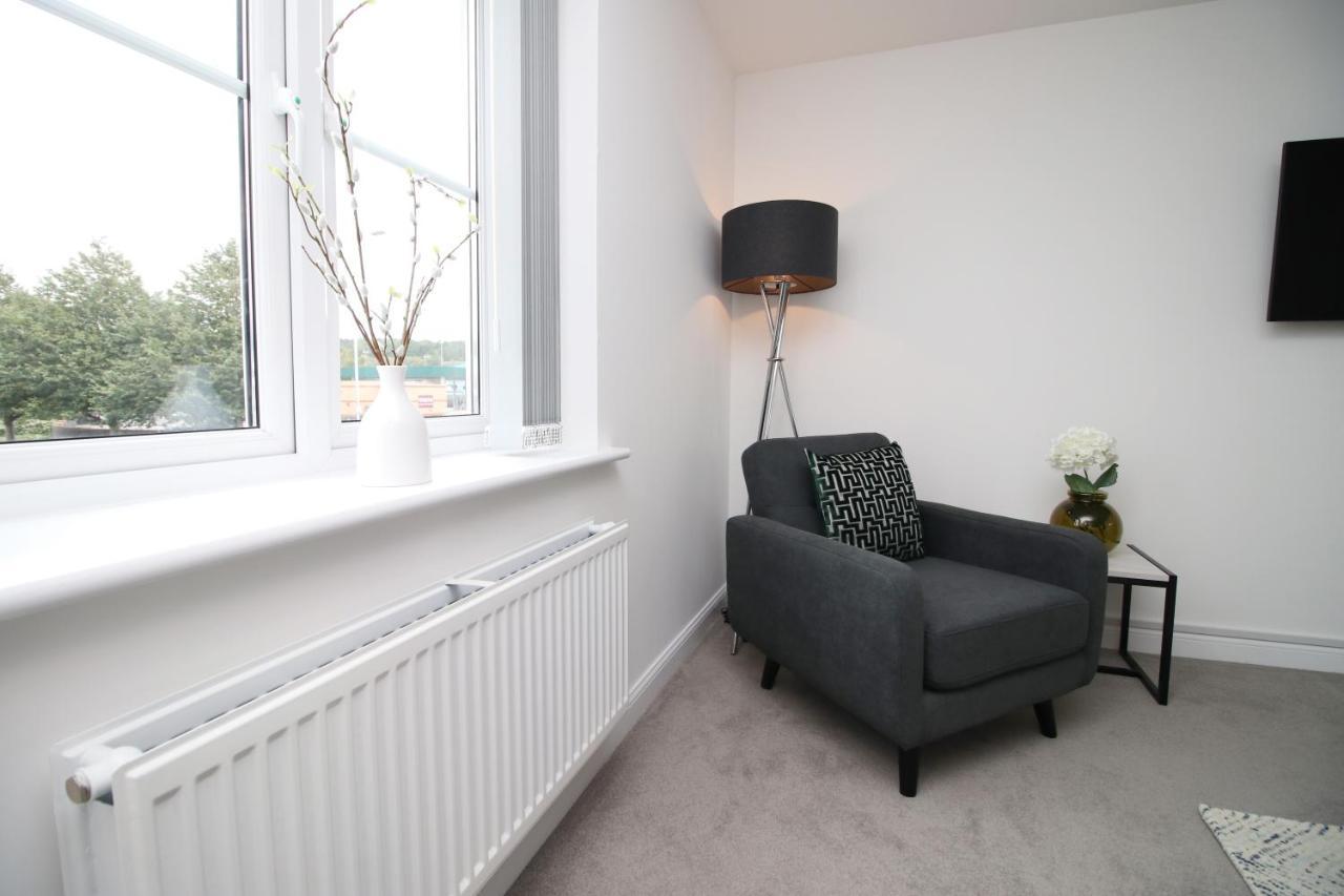 No 43 Stadium Views By Ssw - 2Br, Parking, Sleeps 4, 3Min Walk To Stadium, 10Min Drive To City Centre, Marina And Close To M4 Morriston エクステリア 写真
