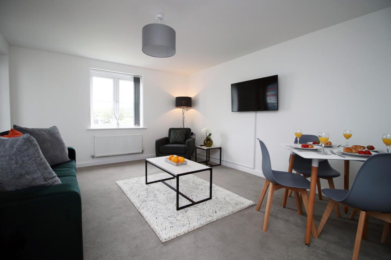 No 43 Stadium Views By Ssw - 2Br, Parking, Sleeps 4, 3Min Walk To Stadium, 10Min Drive To City Centre, Marina And Close To M4 Morriston エクステリア 写真