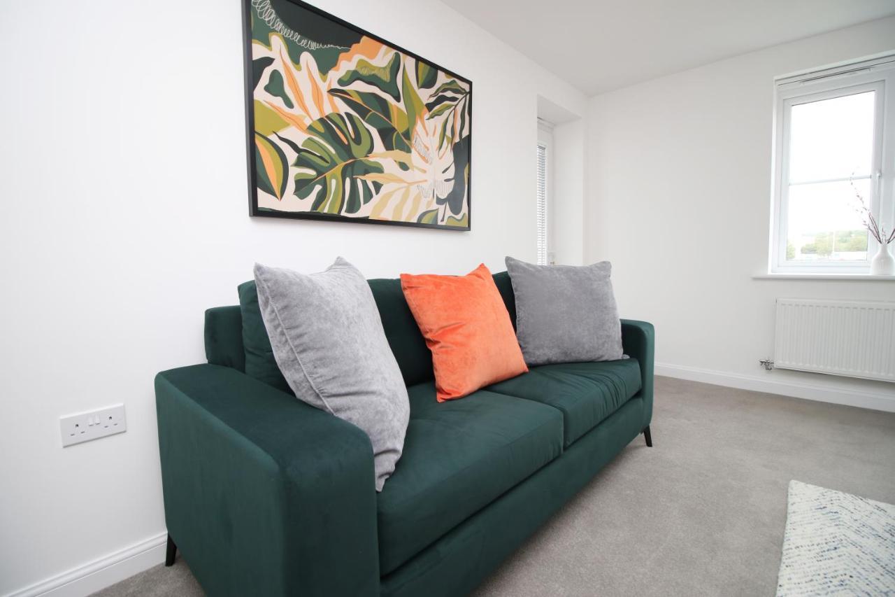 No 43 Stadium Views By Ssw - 2Br, Parking, Sleeps 4, 3Min Walk To Stadium, 10Min Drive To City Centre, Marina And Close To M4 Morriston エクステリア 写真