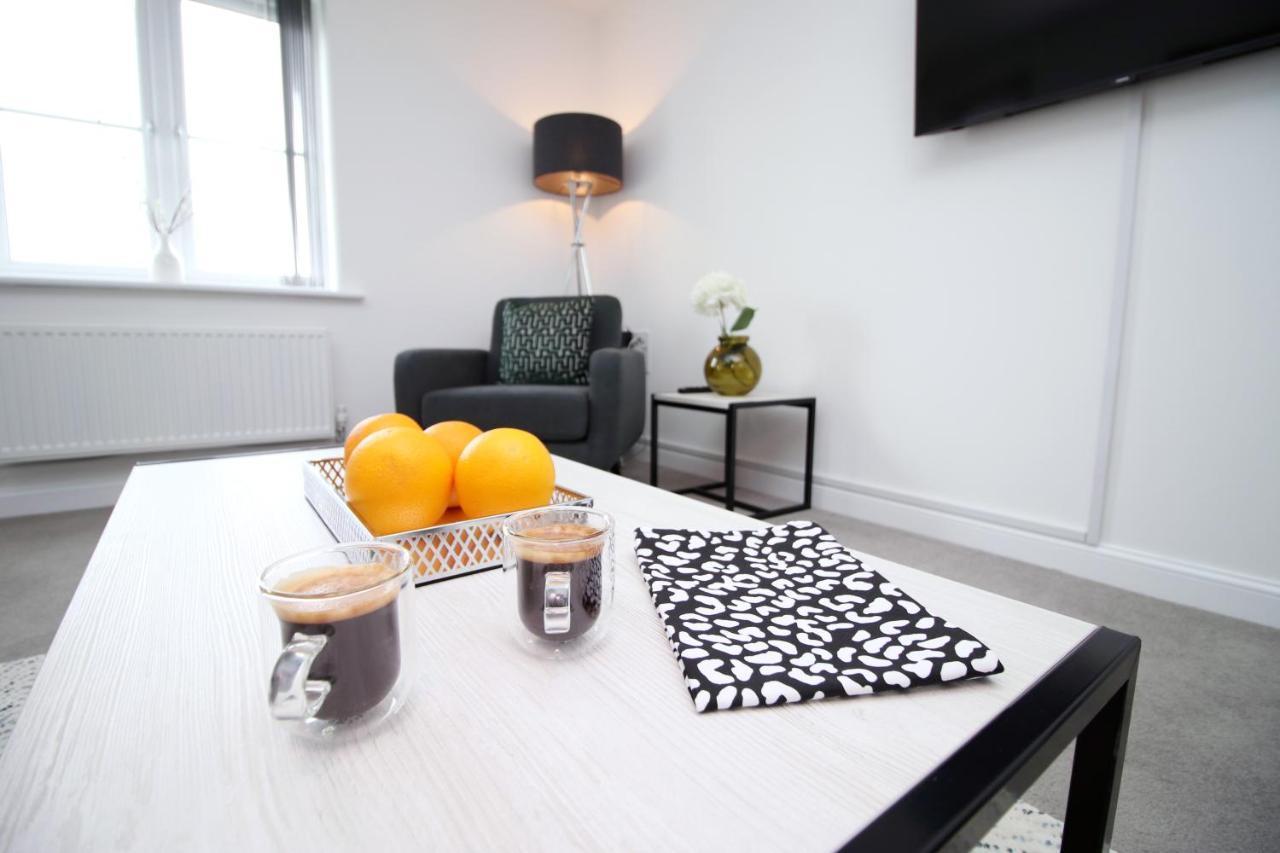 No 43 Stadium Views By Ssw - 2Br, Parking, Sleeps 4, 3Min Walk To Stadium, 10Min Drive To City Centre, Marina And Close To M4 Morriston エクステリア 写真